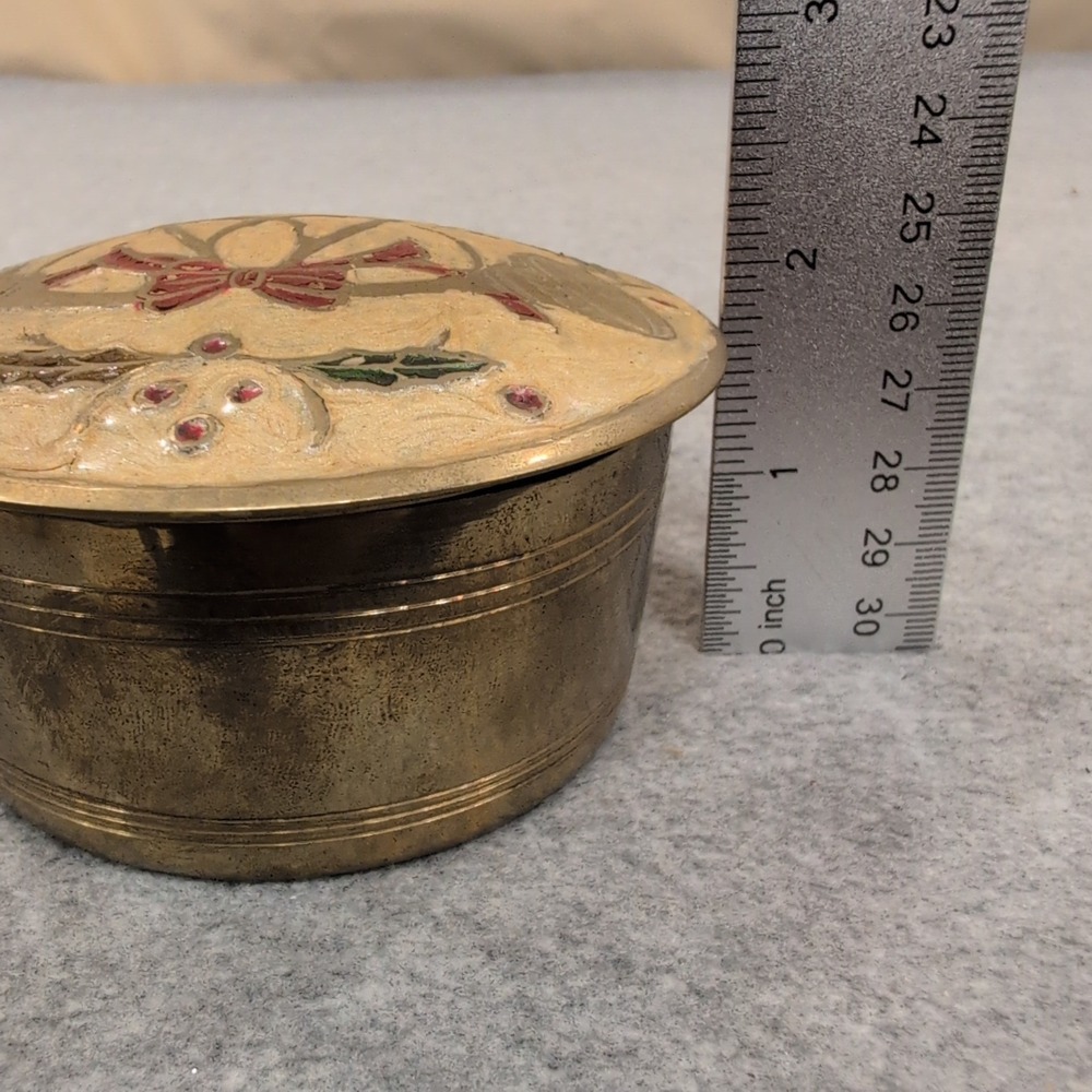 Vintage Brass Trinket Box Decorative Enamel Floral Bow Lid - Picture 6 of 7